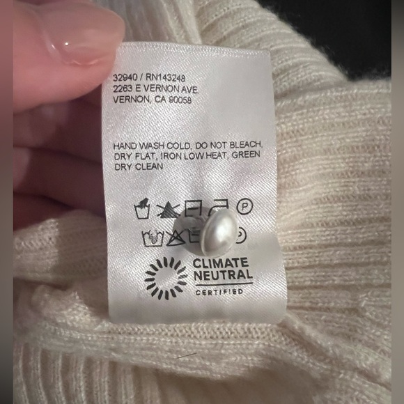 Reformation bell sleeve cashmere top - Picture 4 of 6